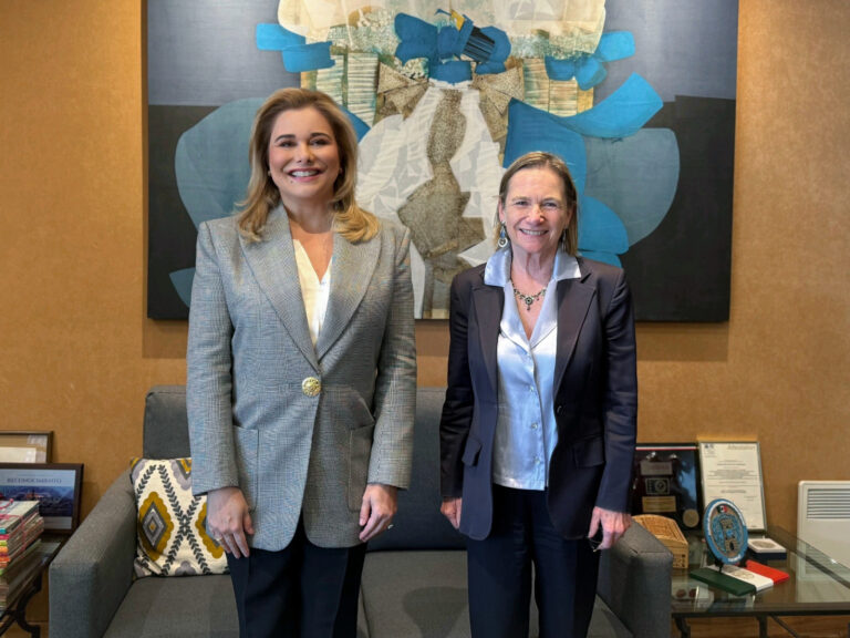 Maru Campos se reúne con embajadora de Francia para reforzar colaboración en educación, desarrollo económico y sostenibilidad