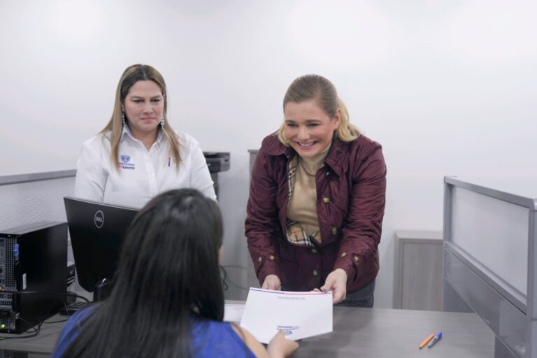 Maru Campos acerca servicios del Estado a más de 400 mil juarenses con reapertura de oficinas “El Mezquital”