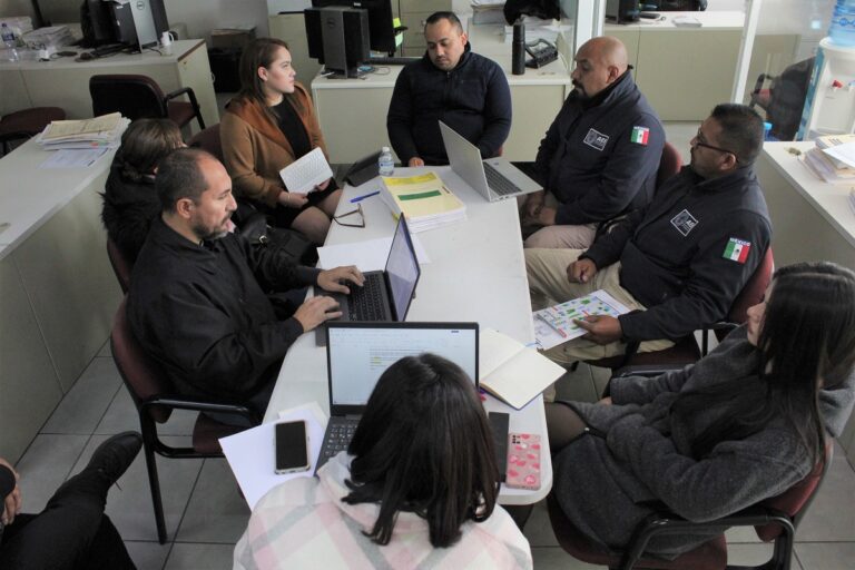 Revisa FGE Occidente con ONG carpetas de personas desaparecidas