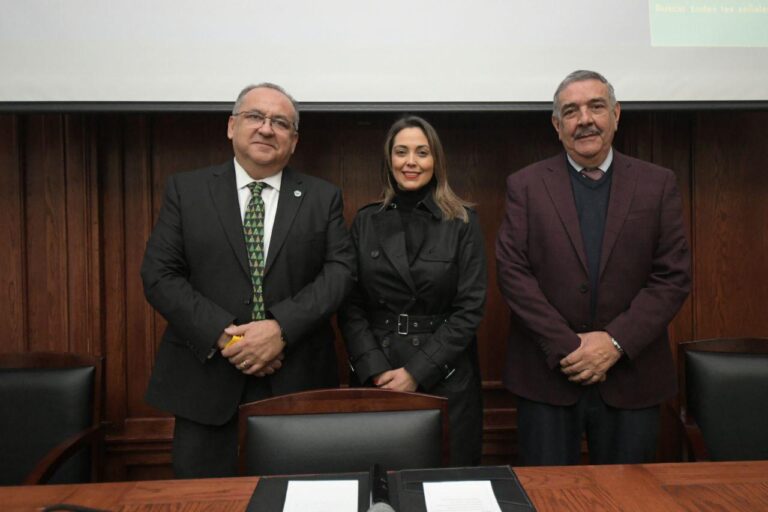 Presenta la UACH el calendario conmemorativo «Personajes Célebres»