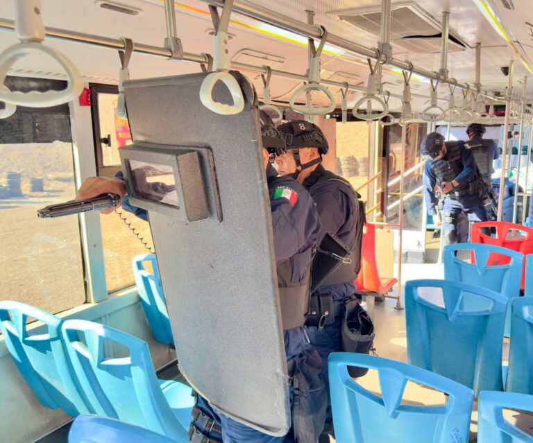 Capacita Policía Nacional de Colombia a futuros SWAT de la SSPE en incursiones en transporte público
