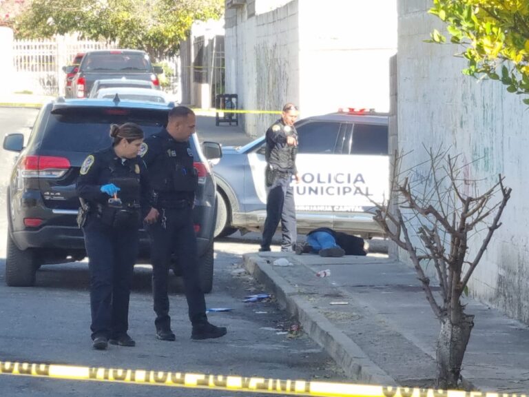 Asesinan a hombre acusado de narcomenudeo; dejaron cartulina con mensaje