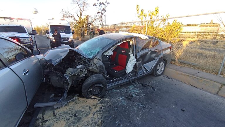 Atrapados tras aparatoso choque de frente en la Ch-P