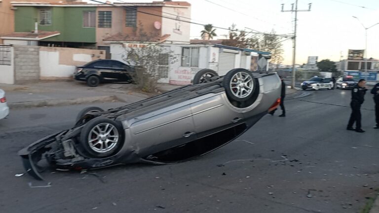 Aparatosa volcadura en la Sosa Vera
