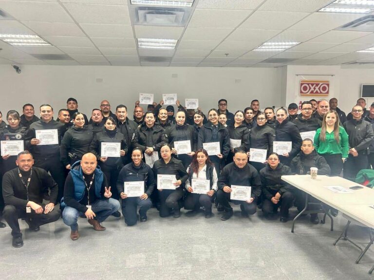 Reconoce Grupo OXXO a policías municipales por esclarecimiento de robos durante el 2024