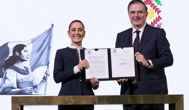 Firma Sheinbaum decreto para proteger a la industria textil nacional