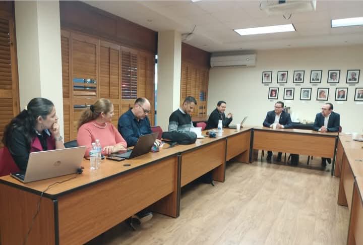 Buscan instituciones educativas soluciones para mejorar la educación indígena