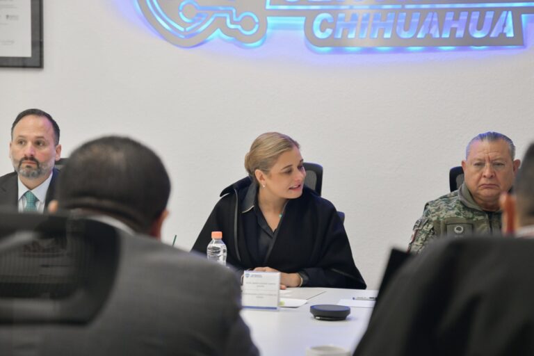 Maru Campos y Mesa de Seguridad analizan tema de migración en Ciudad Juárez