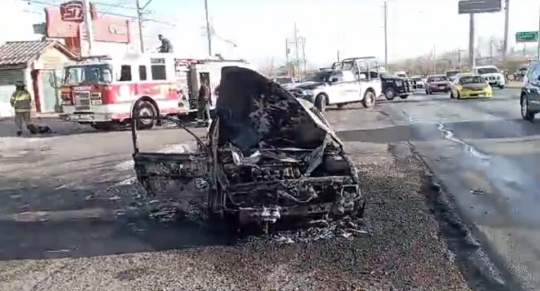 Cita a su familia para prenderse fuego a bordo de su vehículo