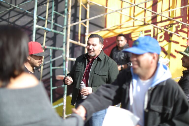 Presidente Cruz Pérez Cuéllar respalda el documental «Rebels» sobre arte urbano en Ciudad Juárez