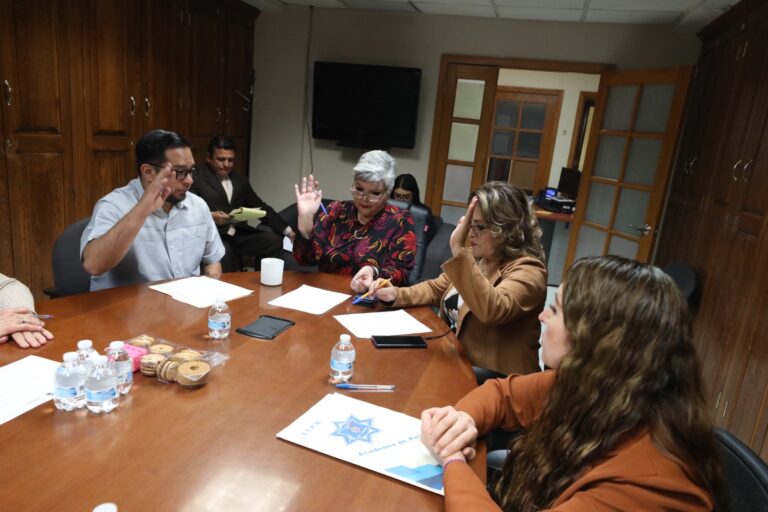 Más de mil 200 aspirantes buscan un lugar en la Academia de Policía