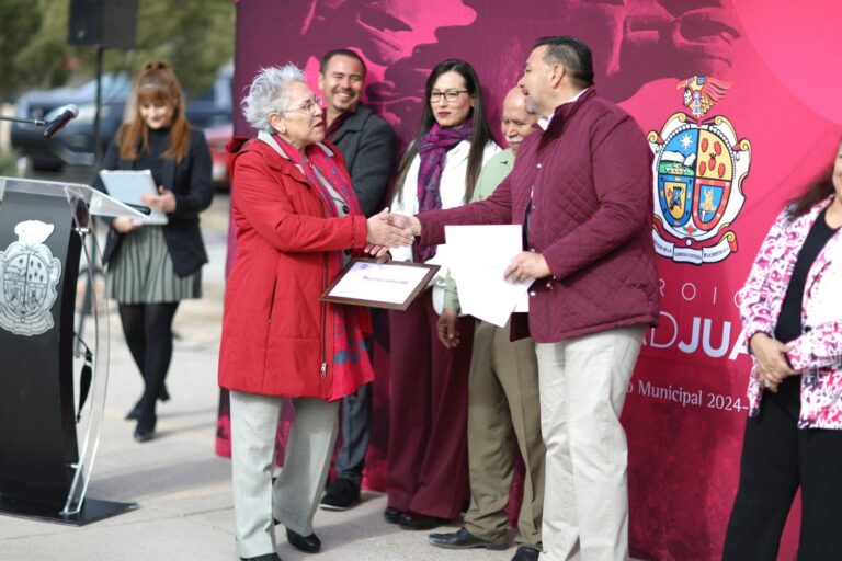 Agradecen docentes al alcalde por obras de rehabilitación en Escuela Primaria Chihuahua