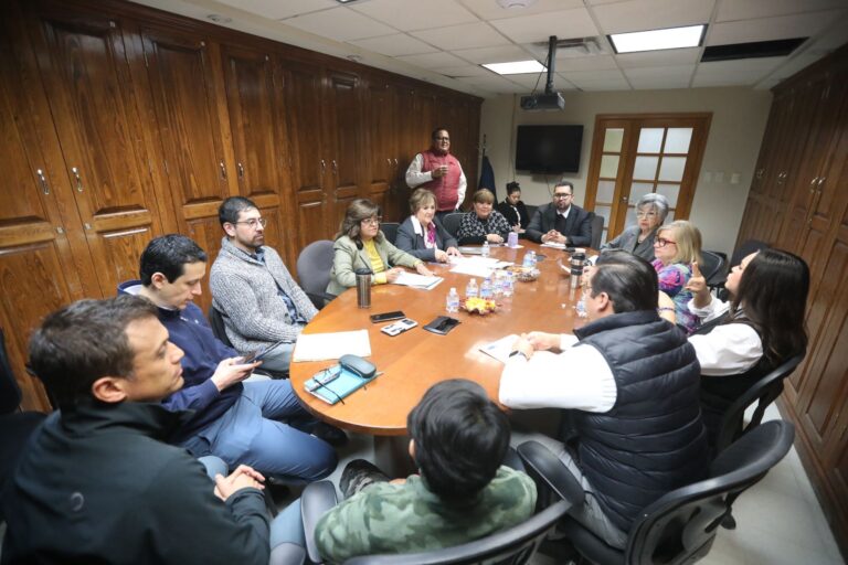 Promoverán buen trato para personas con discapacidad y adultas mayores