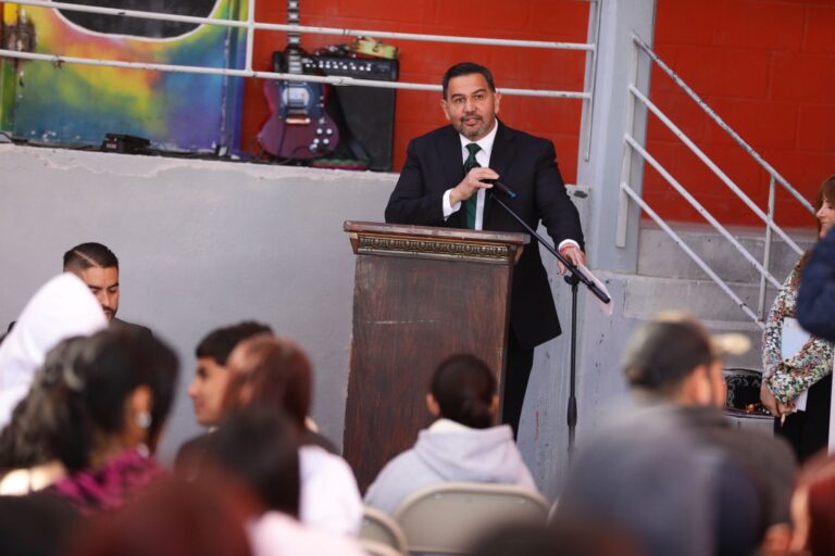 Alcalde realiza entrega de apoyo social y obras del Presupuesto Participativo a CASA