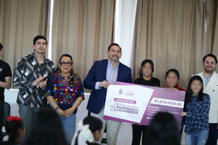 Entrega Alcalde recursos del Presupuesto Participativo a Orquesta Sinfónica Esperanza Azteca