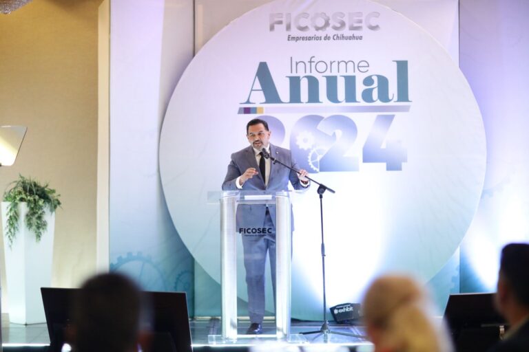 Acude alcalde al Informe anual de FICOSEC