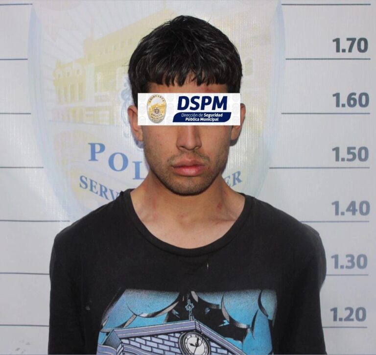 Pone Policía Municipal a disposición a joven detenido con automóvil robado.