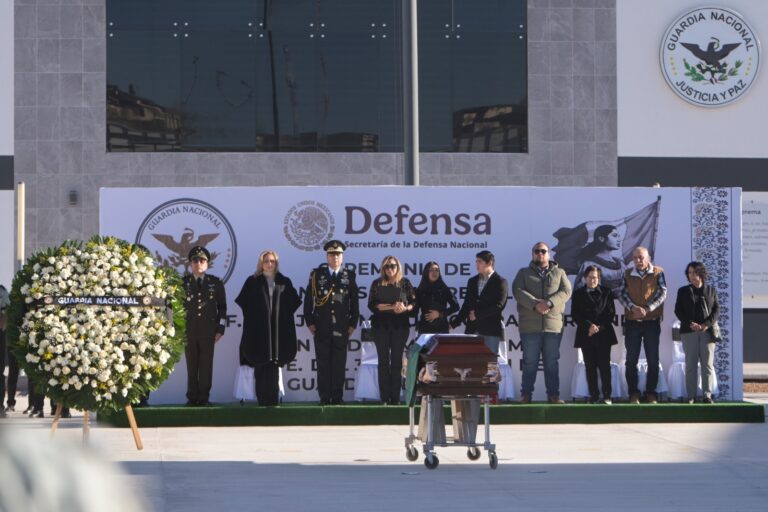 Maru Campos participa en Honras Fúnebres al coronel Juan Manuel Corral
