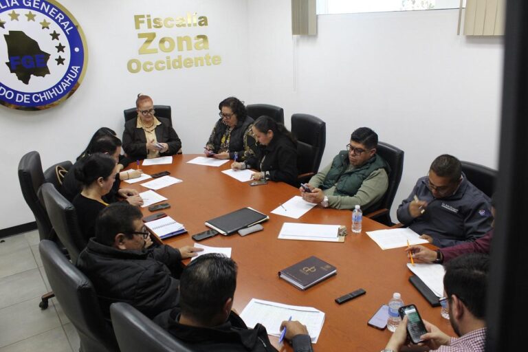 Participan en conversatorio personal de Fiscalía, Tribunal de Justicia y Defensoría