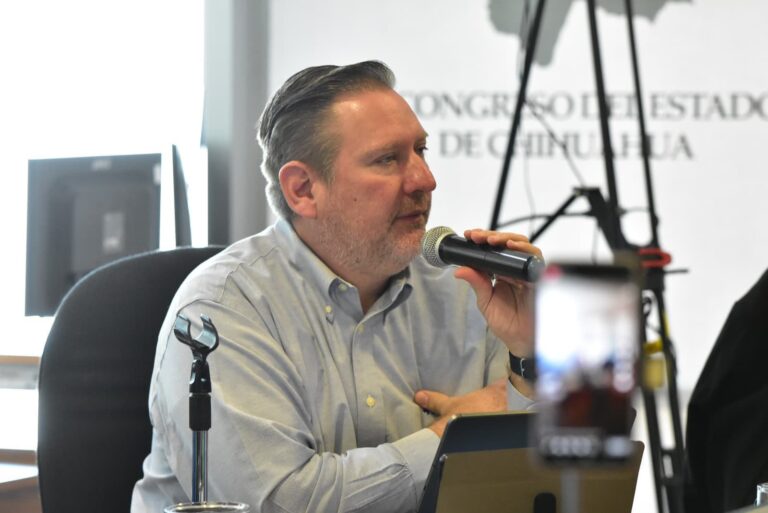 Destaca Carlos Olson mejoras salariales y operativas para bomberos en Chihuahua