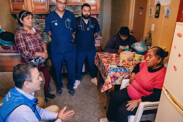 Promueve alcalde Bonilla servicios de salud del IMPAS en la colonia Punta Oriente