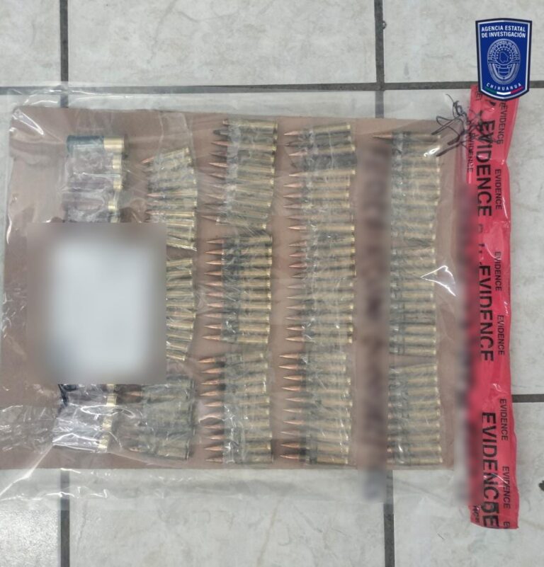 Asegura Operativo Conjunto pick up y encuentran armas largas, cartuchos y cristal, en Moris