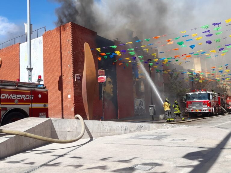 Evacuan a 2500 personas por incendio en el Centro