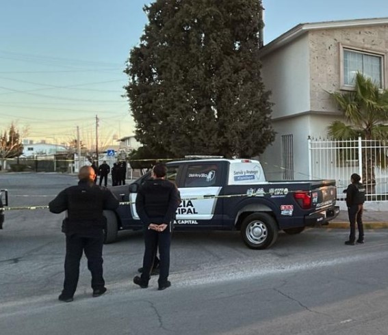 Decenas de elementos de seguridad en desalojo en residencial Campestre Lomas