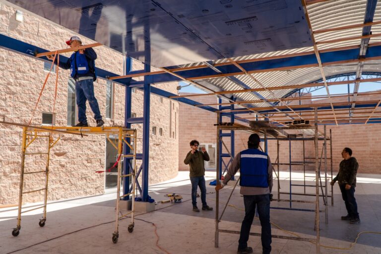 Avance del 85 por ciento construcciones de domo en explana del CEDEFAM Punta Oriente