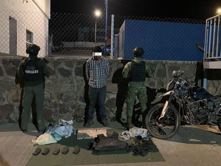 Detiene SSPE a hombre con explosivos en Moris