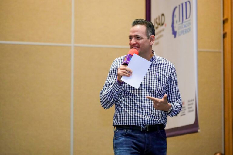 Cumplan sus sueños, decidan su futuro: Alcalde a jóvenes en Expo Vocación 2025