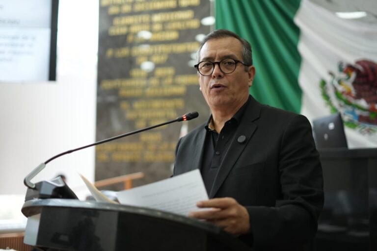 Es momento en que el cuidado de la salud de adultos mayores sea esencial: Pedro Torres