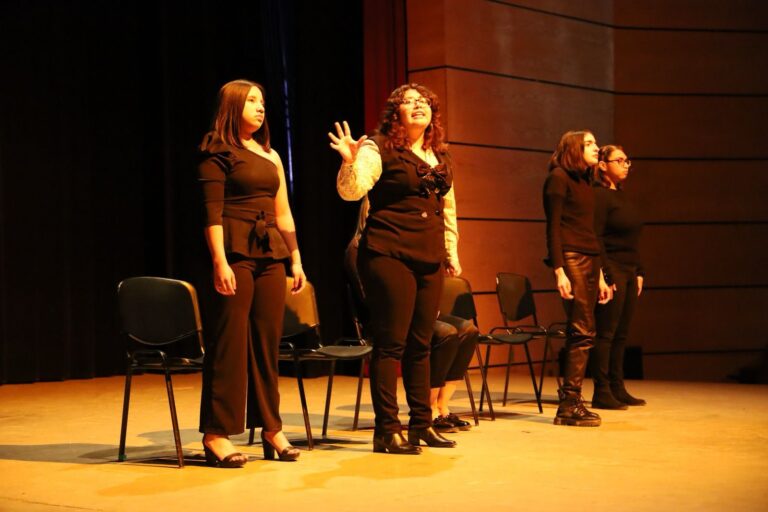 Realizan obra de teatro “Mujeres de Arena» en el marco del Dia Internacional de las Mujeres