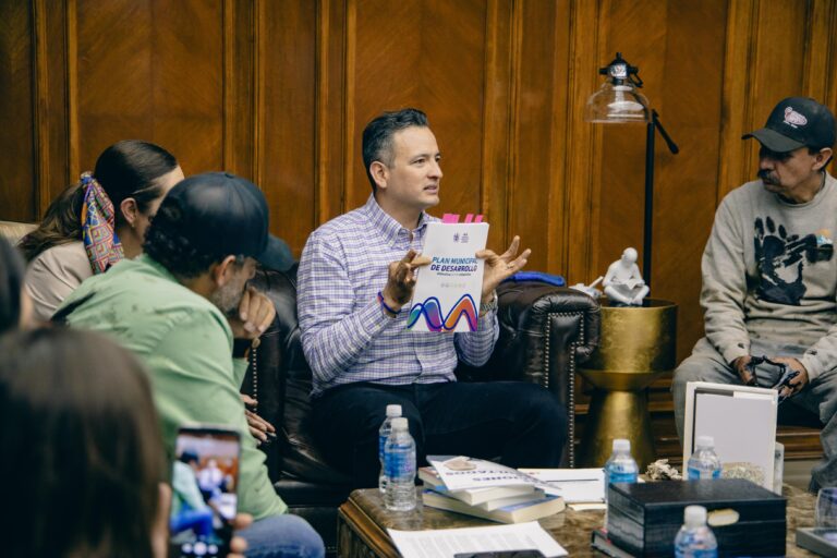Acuerdan Alcalde Bonilla y activistas trabajar juntos en pro de la protección de animales
