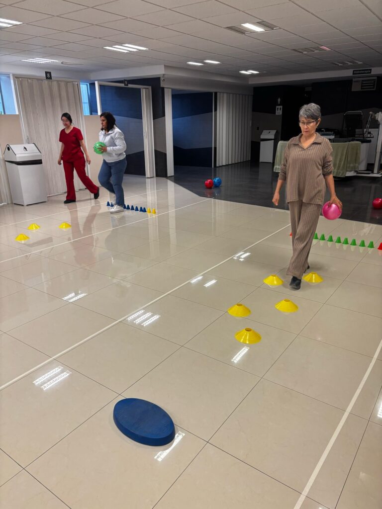 Ofrecen terapia gratuita para la artrosis de rodilla en el Centro de Terapia Física de la Facultad de Medicina y Ciencias Biomédicas de la UACH