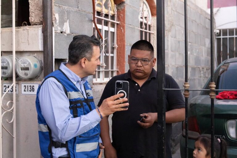 Supervisa Alcalde Bonilla funcionamiento de nuevas lámparas LED instaladas en Jardines del Sol