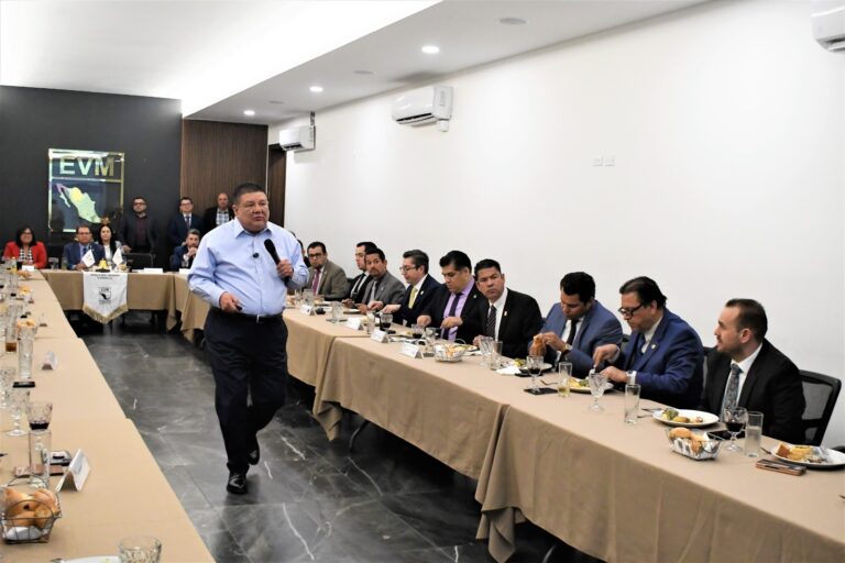 Informa Fiscal General a Ejecutivos de Ventas y Mercadotecnia disminución de los delitos y estrategias para su combate