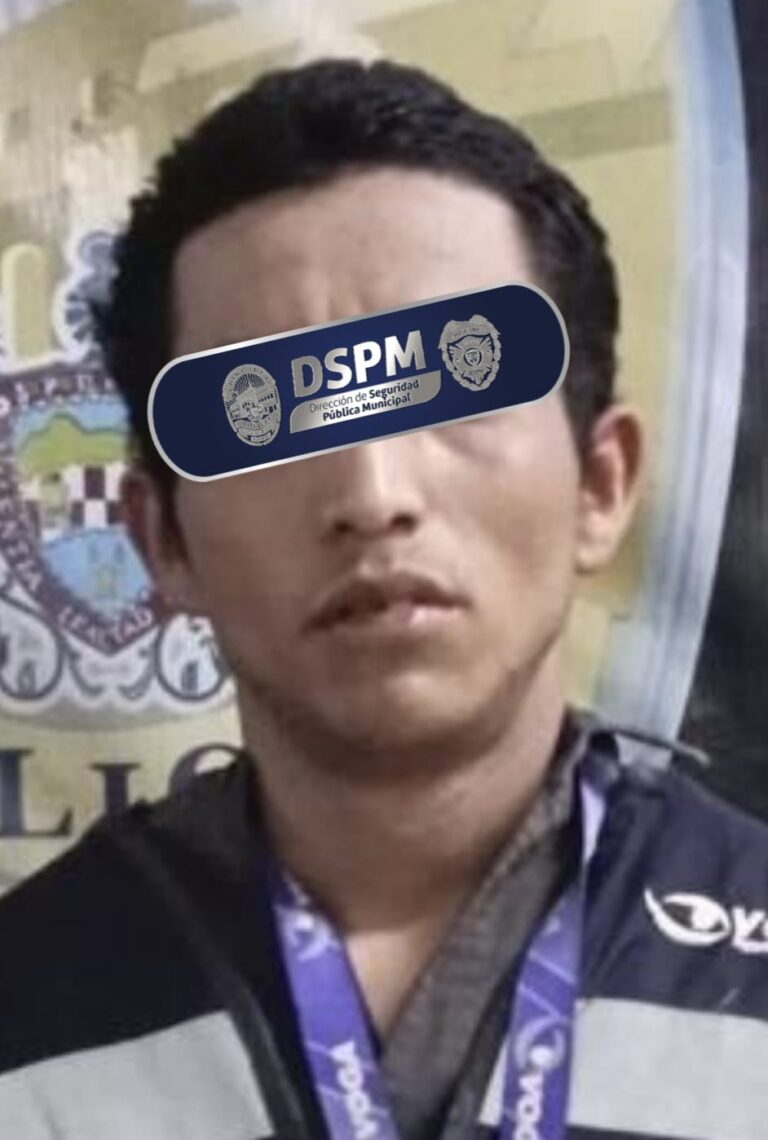 Policías municipales detienen a joven en posesion de billetes falsos