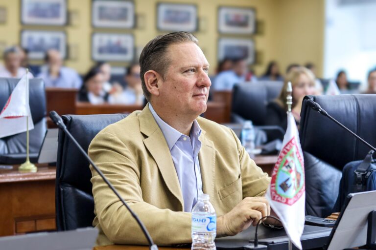 Impulsa Carlos Olson nueva ley para regular venta de alcohol en Chihuahua