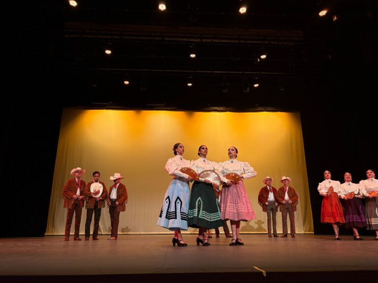 Exitosa presentación en la Muestra Municipal de Danza 2025