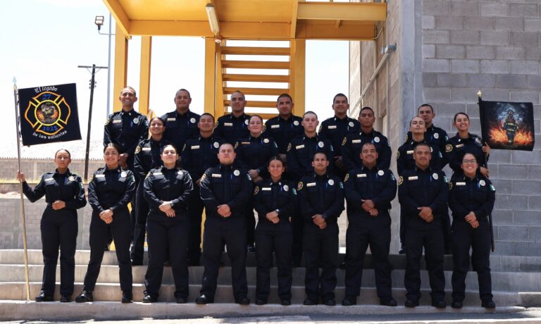 Banderines de Bomberos, más que un diseño, un símbolo de identidad y pertenencia de cada generación