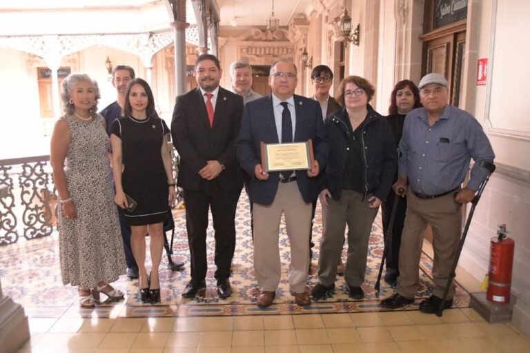 Reconocen Investigadores Nivel 3 a Rector Rivera Campos por impulso sin precedentes a la ciencia en la UACH