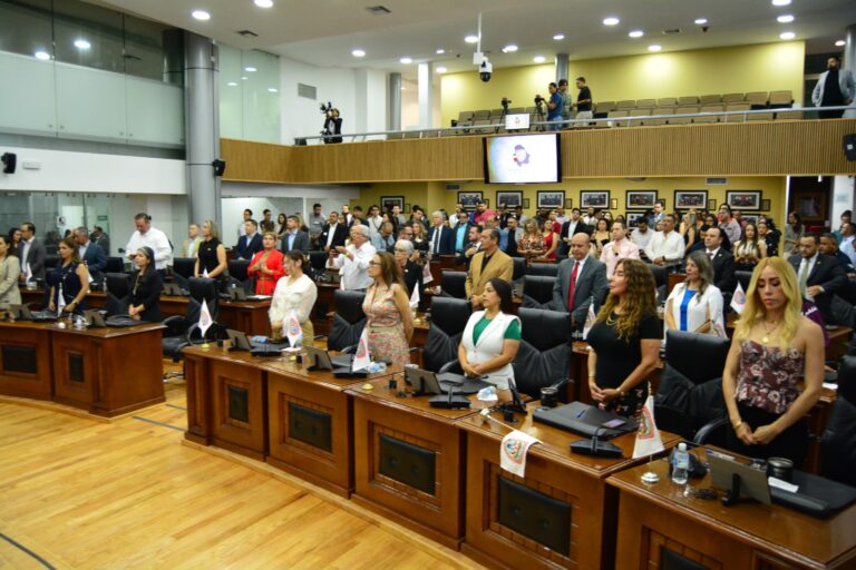 Centro de Exposiciones y Convenciones recinto oficial para la sesión de instalación del Primer Período Ordinario de Sesiones del Congreso