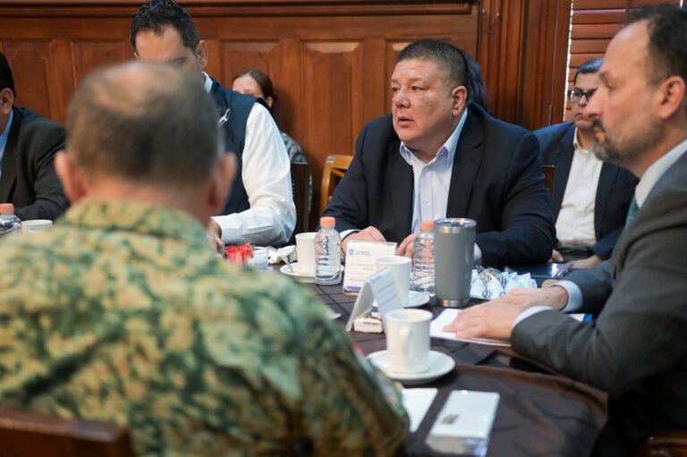 Participan autoridades en sesión de la Mesa de Seguridad, en Palacio de Gobierno