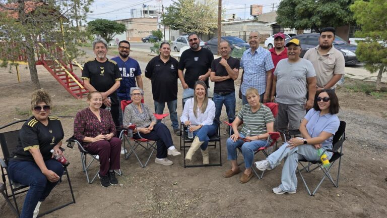 La diputada de Morena Rosana Díaz recorre colonias del 4 distrito para escuchar y atender las necesidades de la gente