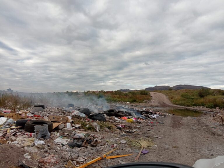 Atiende Municipio denuncia por quema de basura y tiradero clandestino al norte de la ciudad