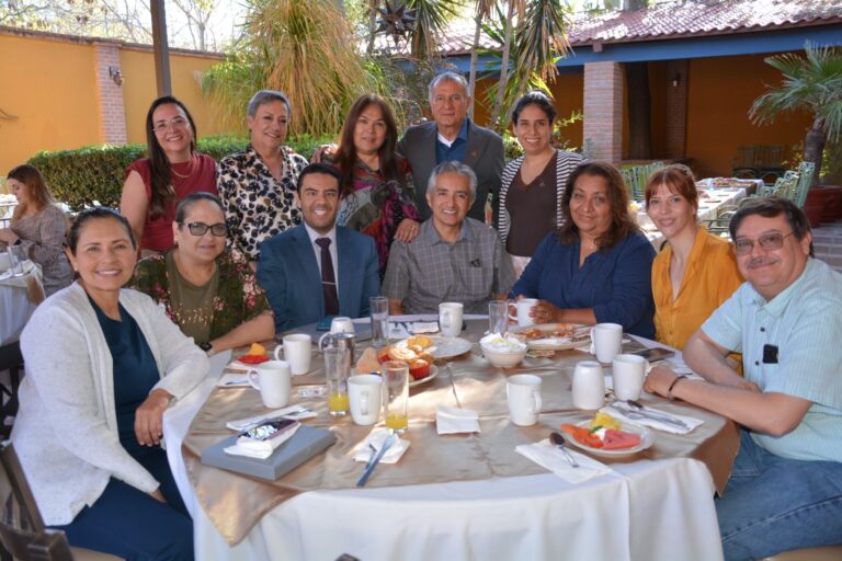 Celebra la Facultad de Medicina y Ciencias Biomédicas el tradicional Desayuno del Día del Médico