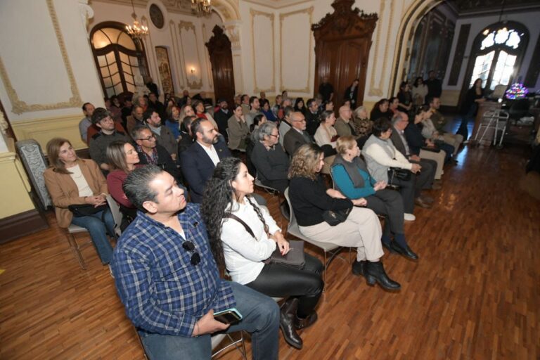 Presentan en la UACH el libro «Quinta Gameros: Crisol de Luz»