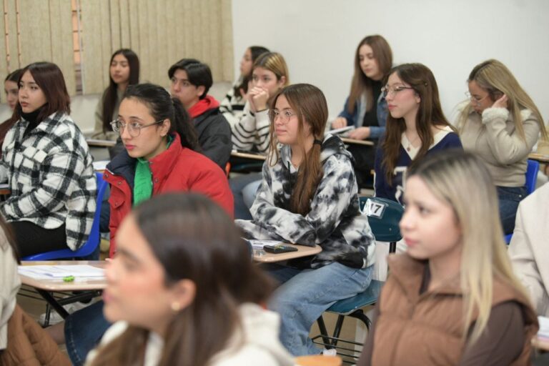 Recibe UACH a más de 4 mil aspirantes para presentar el Examen CENEVAL