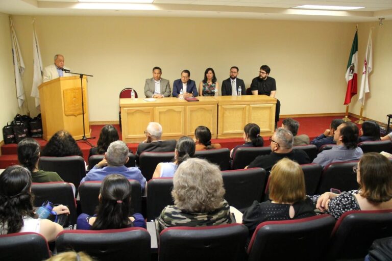 Reacreditó la FFyL de la UACH tres programas de humanidades